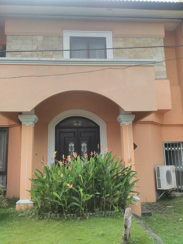 Istana Permata Juanda Hotel Sawotratap Екстериор снимка