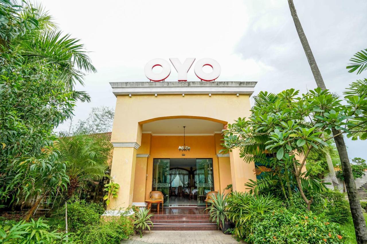 Istana Permata Juanda Hotel Sawotratap Екстериор снимка