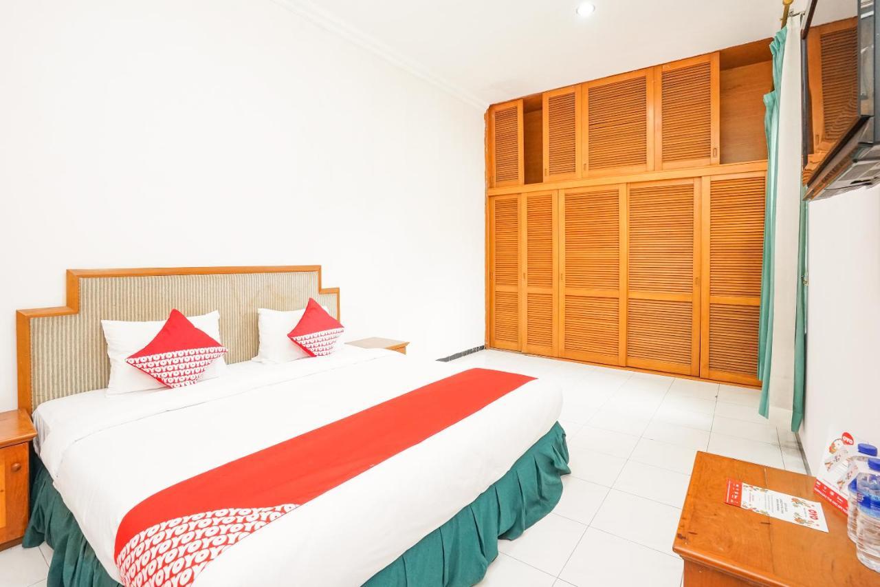 Istana Permata Juanda Hotel Sawotratap Екстериор снимка