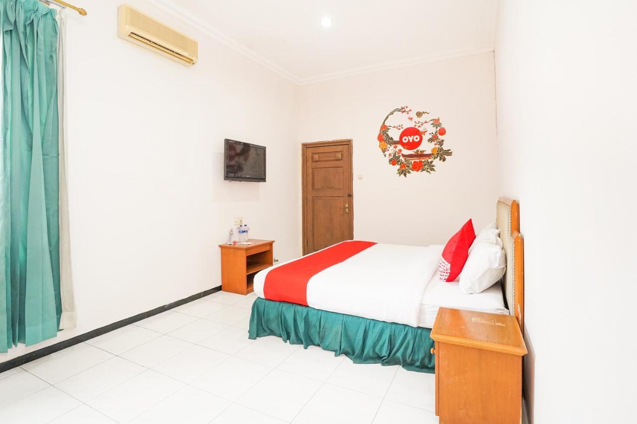 Istana Permata Juanda Hotel Sawotratap Екстериор снимка
