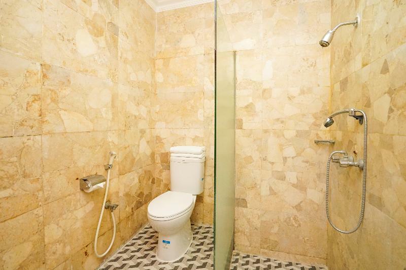 Istana Permata Juanda Hotel Sawotratap Екстериор снимка
