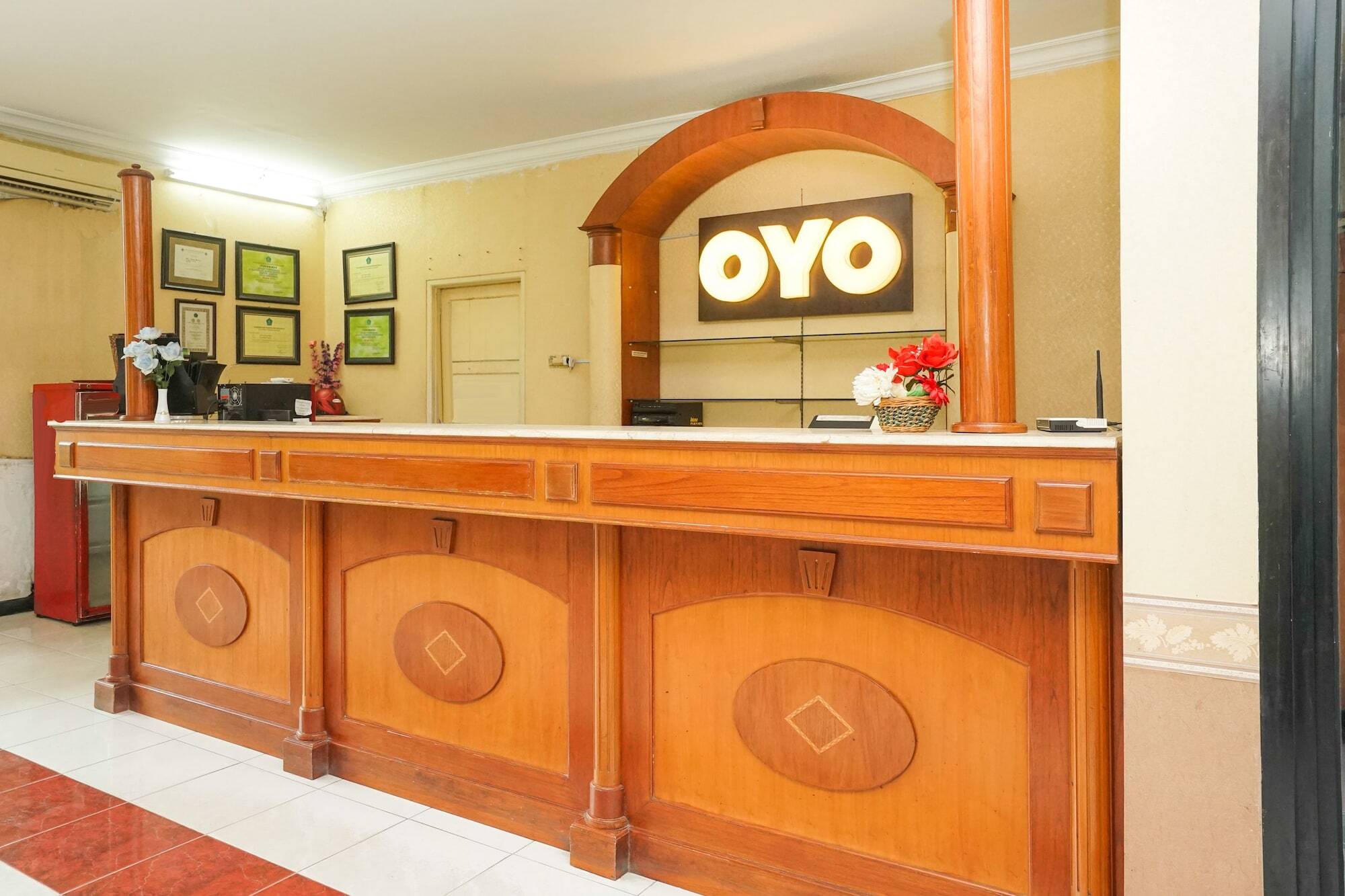Istana Permata Juanda Hotel Sawotratap Екстериор снимка